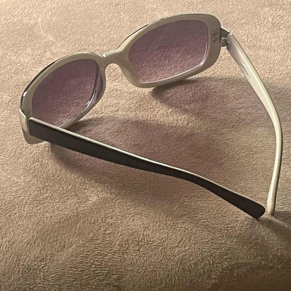 Liz Claiborne Cream and Black Sunglasses